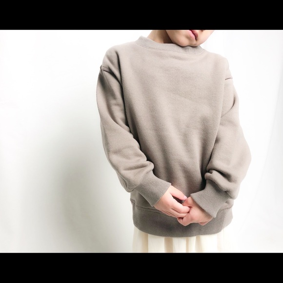 sam&mia “Minimalist” crew neck sweater. New Brand - Picture 4 of 7